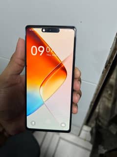 note 40 with 5 month worrnty with box original charger