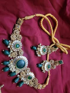 choker set