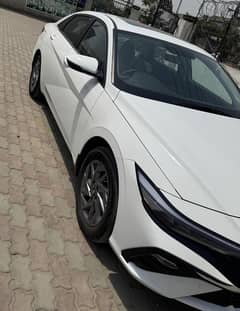 Hyundai Elantra 2025