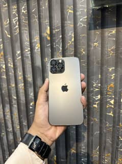 I am selling my phone, 13 Pro Max 256 GB battery health 86