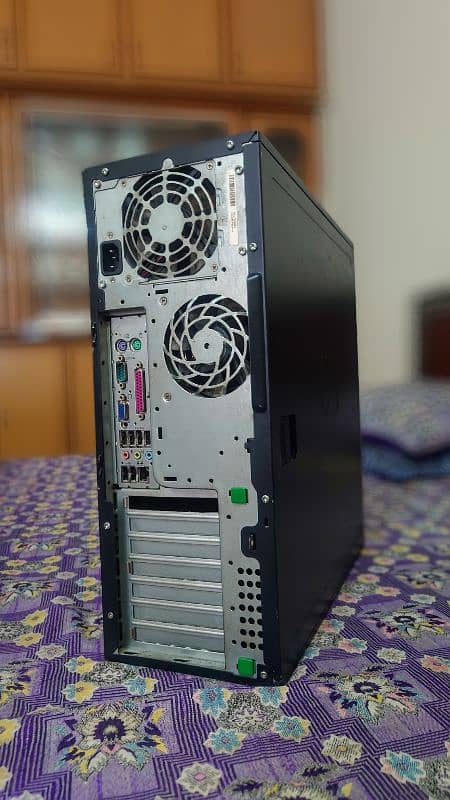 Computer system complete, with Table (Trolley) 7