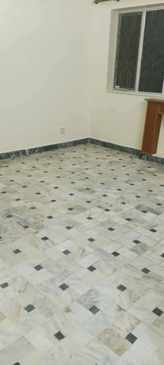 6 marla upper portion available for rent at g/10 near to markez at ideal location