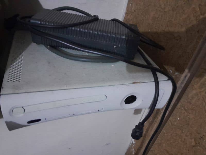 1mon used only 10/10 condition with free controller 1