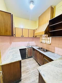 4 marla upper portion available for rent at g/11 with ideal location near to markez