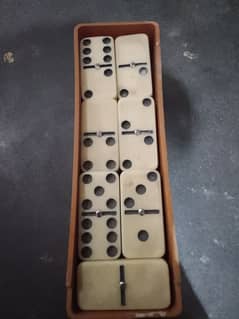 dominos