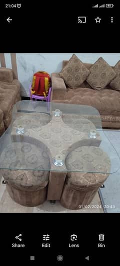 four seater puffy and table