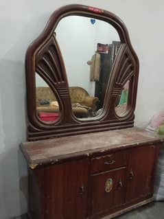 DRESSING TABLE