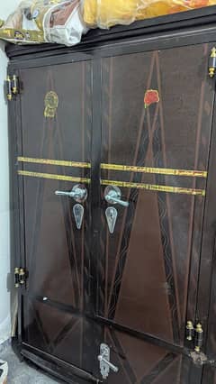 Almari / Wardrobe