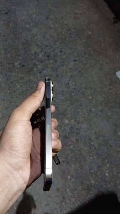 Iphone 14 pro max Gold colour