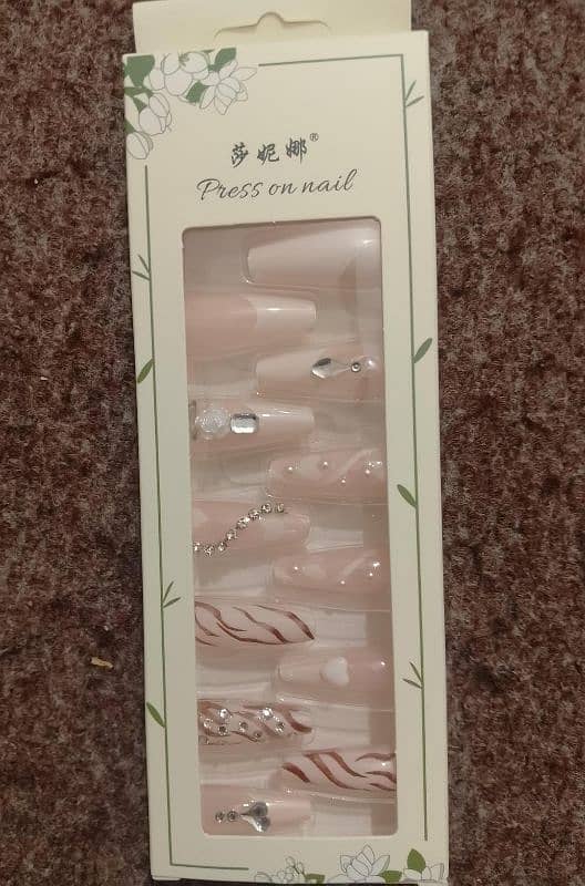 Smooth and even courage stick on artificial nails 24 1