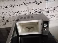 microwave oven