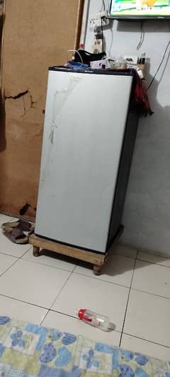 dawlancs fridge newly condition all original not open repair read add