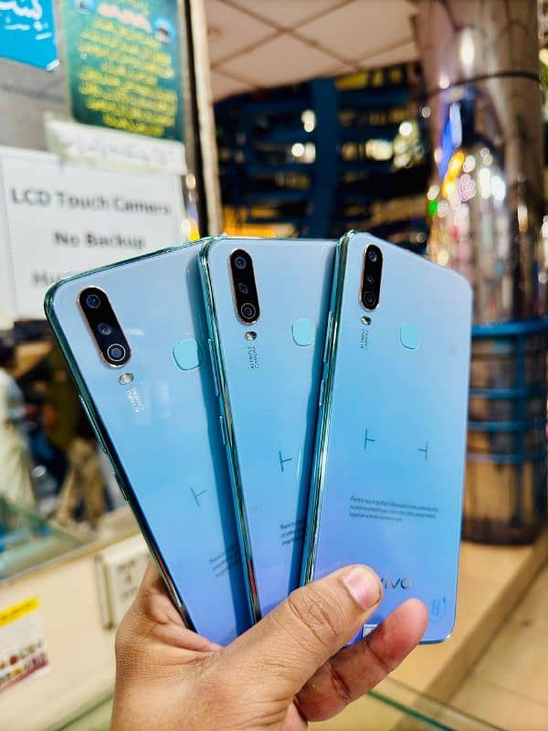 vivo s1 8/256 10/10 box with charger and more different models 5