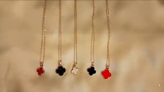 Four Leaf Necklace Set