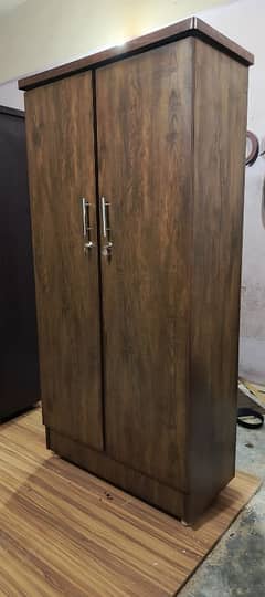 Tow door almari