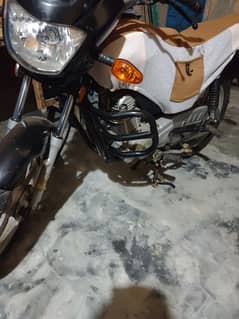 A used original self start bike 110 bike Kafi achi condition may h