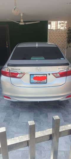 Honda Grace Hybrid 2015