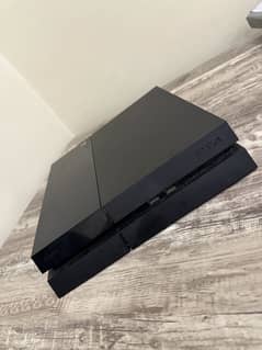 Used playstation 4 for sale with controller, hdmi cable nd power plug