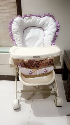 Junior's multifunctional feeding chair