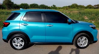 Toyota raize 2020 2025 Argent sell text me for other details