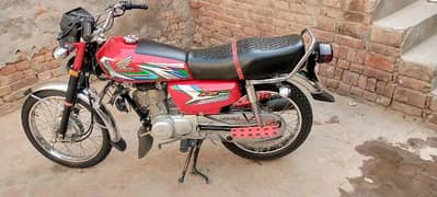 Honda 125 Totally jenion 2023 model like new