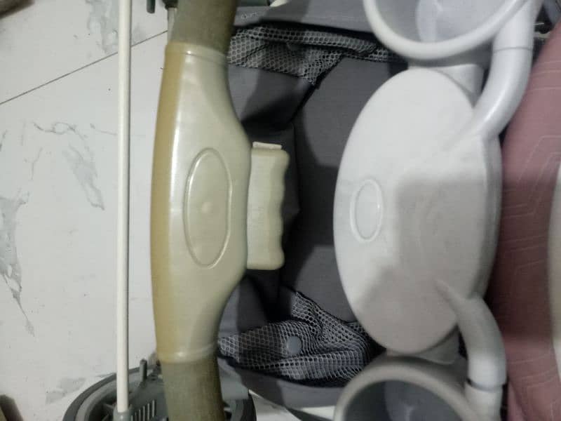 Branded pram stroller 17
