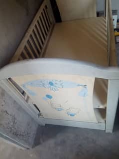 very beautiful and quality bed