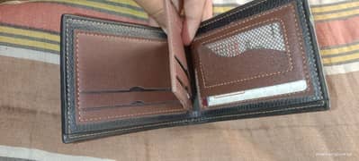 black wallet. batwa. بٹوا