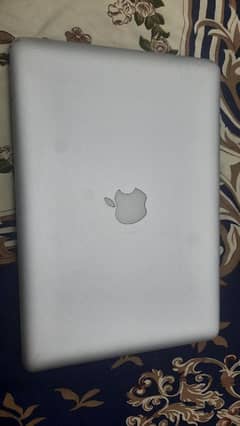 Macbook pro urgent selling mint conditiin