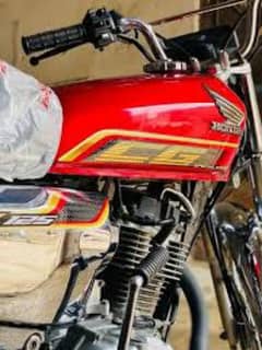 am selling my cg 125 special edition lush conditions new