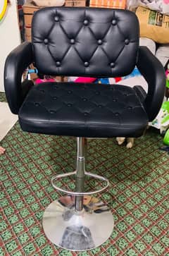 Bar stool available only one day used