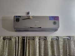 Orient 1 Ton Ultron SUPER  eComfort Mirror Black DC  Inverter
