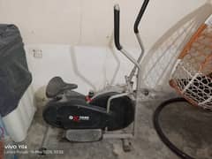 Exercise cycling machine