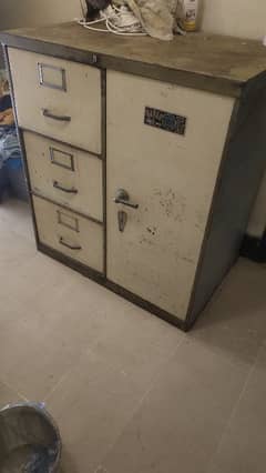 safe locker Tejori for sell used