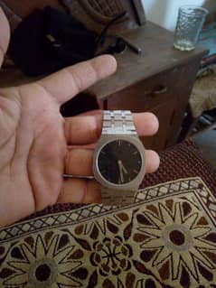 Watch selling Gucci