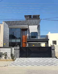 Prime Location In Central Park - Block A 10 Marla House For Sale