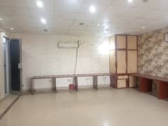 04 MARLA COMMERCIAL FLOOR AVAILABLE