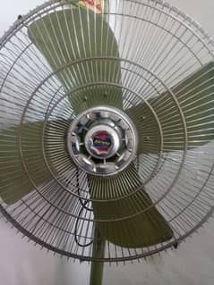 pedistal fan is new and good condition