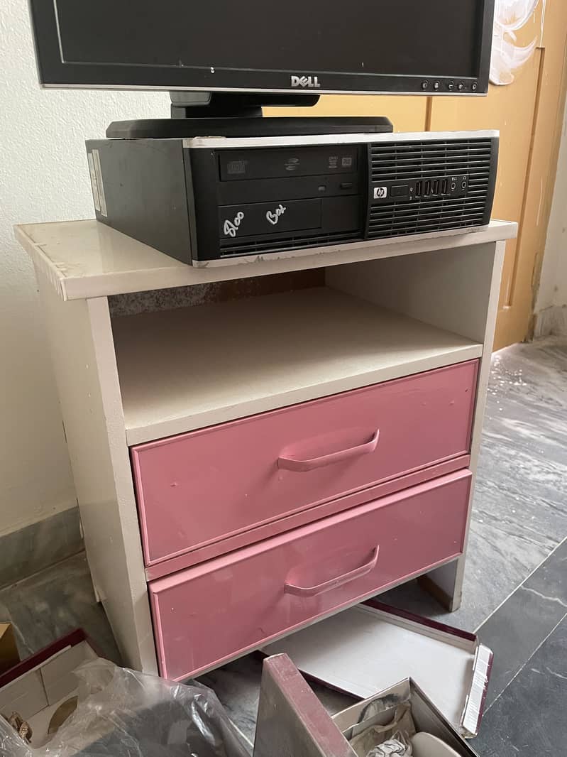 2 single beds with side table and dressing table 3