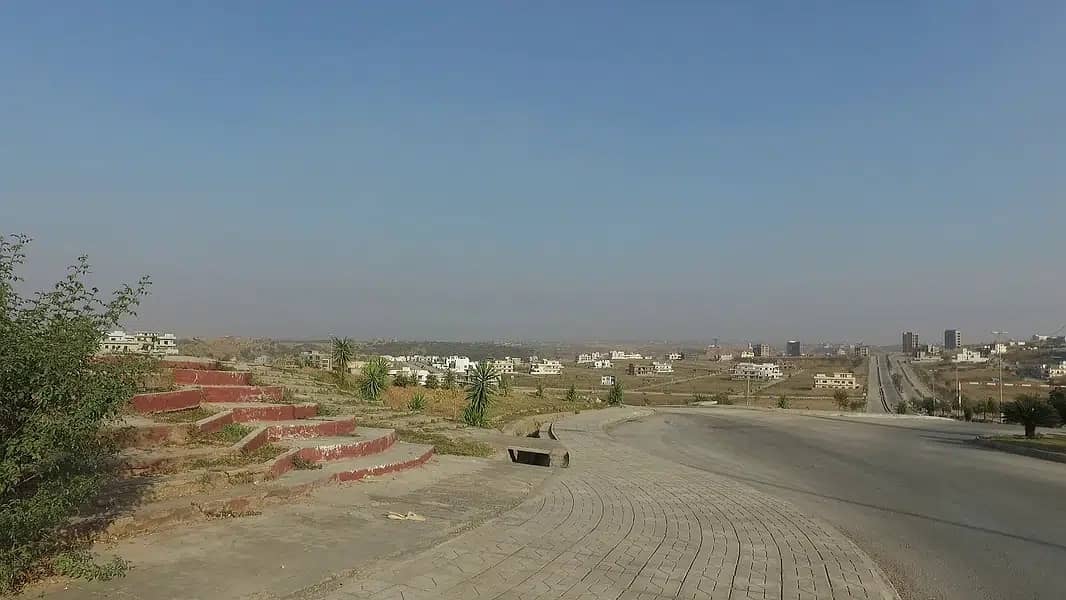WoW OFFER!!! BUDGETED PLOT, ON TOP HEIGHT With COMMANDING VIEWS 11