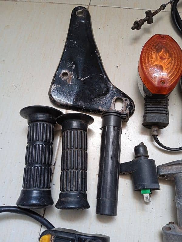125 And 70 Bike Parts Genuine Parts 13