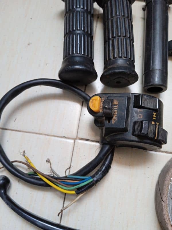 125 And 70 Bike Parts Genuine Parts 17