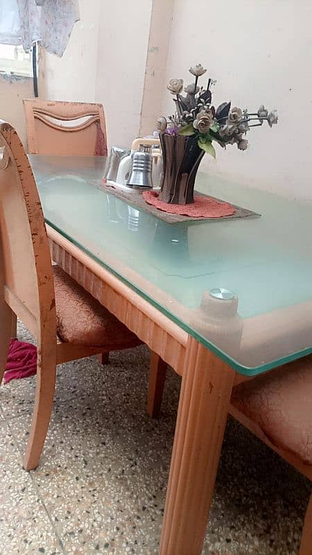 full size table with 4 chairs in good condition 1