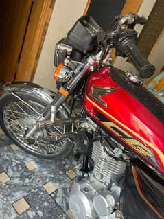 Honda 125 self start new lush condi6