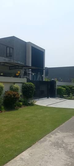 Defence phase 8 block Q 10 marla near park