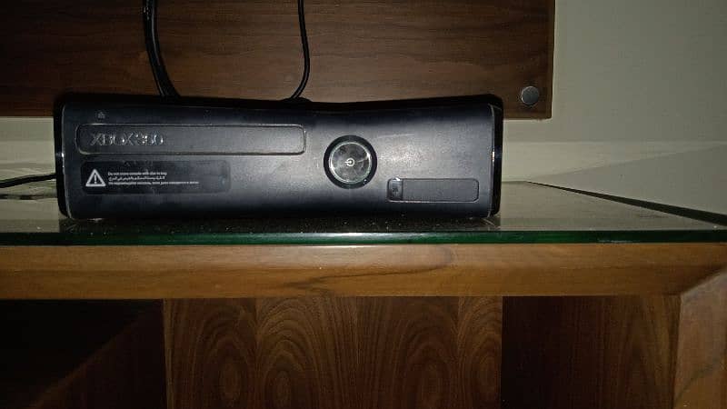 Xbox 360 Jailbreak two original controller 26 games with box 7