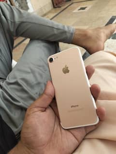 iPhone 7 128 GP Pta All Ok Battery charger back camera off ha 10by10