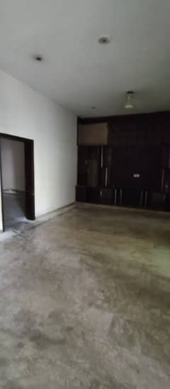 10 MARLA LOWER PORTION NEAR JINNAH HOSPITAL 2 BEDS ATTACHED BATH DD TVL KITCHEN