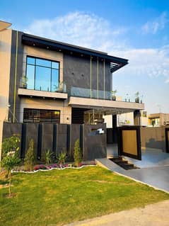 10 Marla House Available For Rent In Lake City Lahore