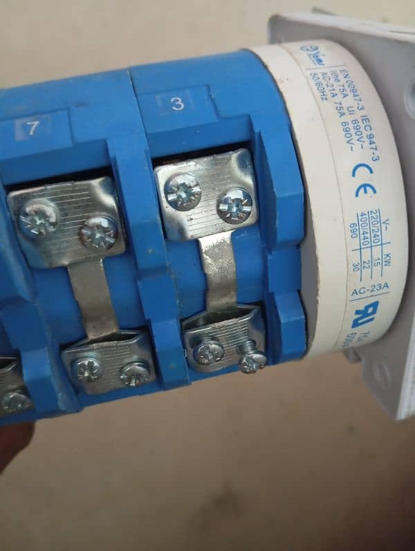 3 Phase Switch Over / Change Over for Generators / UPS / Inverter 8